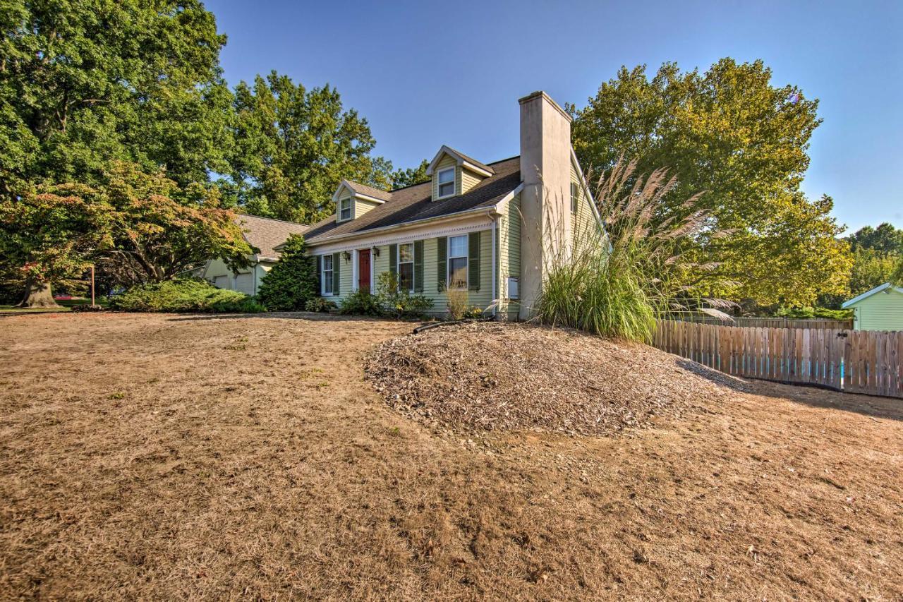 With Patio, Deck And Pool Apartment New Holland